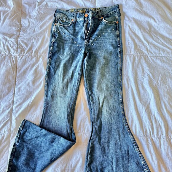 Wrangler x Lainey Wilson Bejeweled Bell Bottoms 26x34 - Picture 2 of 4